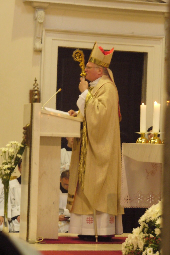 Otec biskup ve svém kázání povzbudil nejen kněze, ale i věřící
