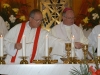 Nově vysvěcený jáhen při eucharistické službě , foto: P. Zuchnický 